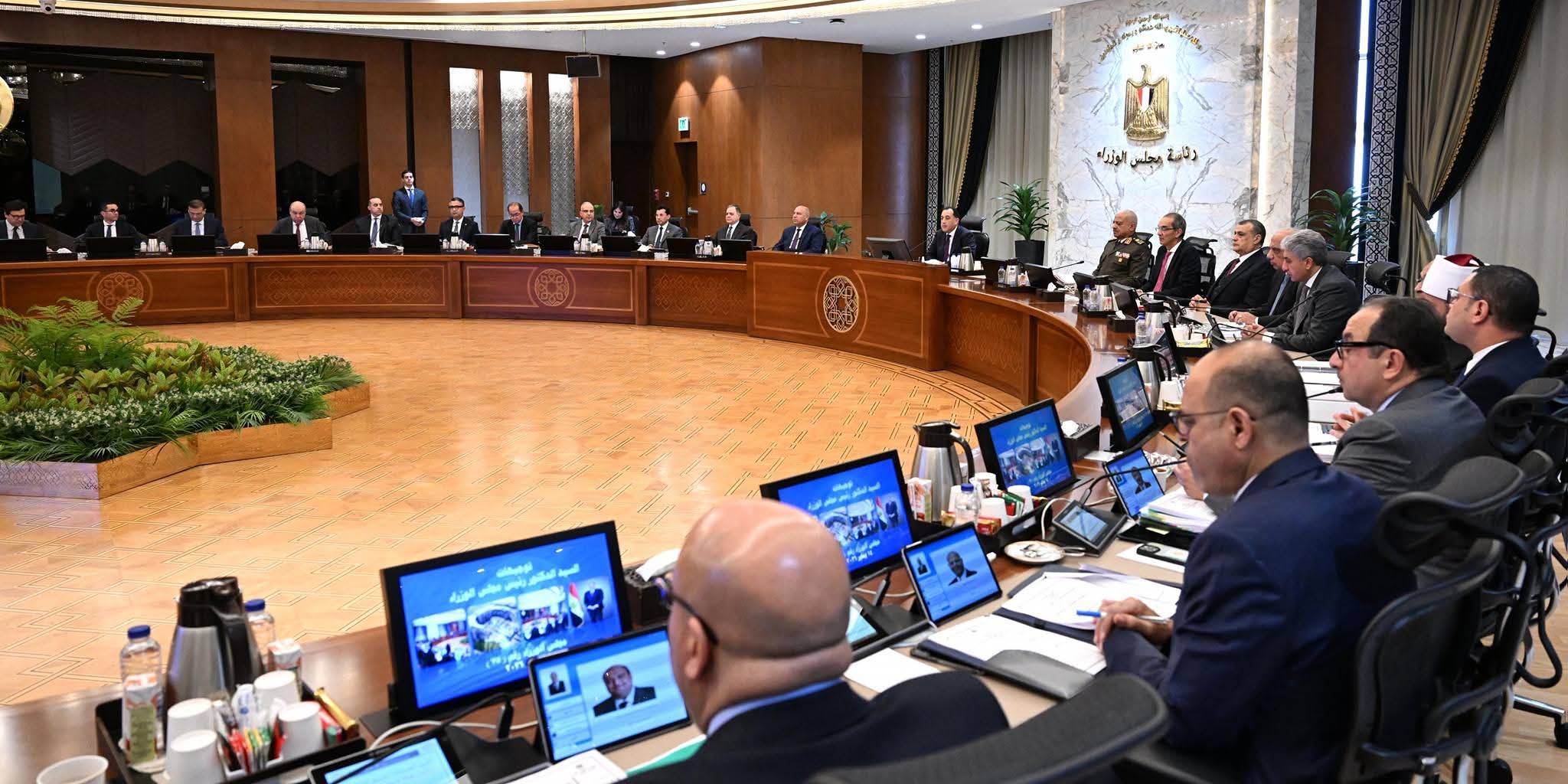 مجلس الوزراء يستعرض حصاد الأسبوع ويؤكد تسريع المشروعات القومية