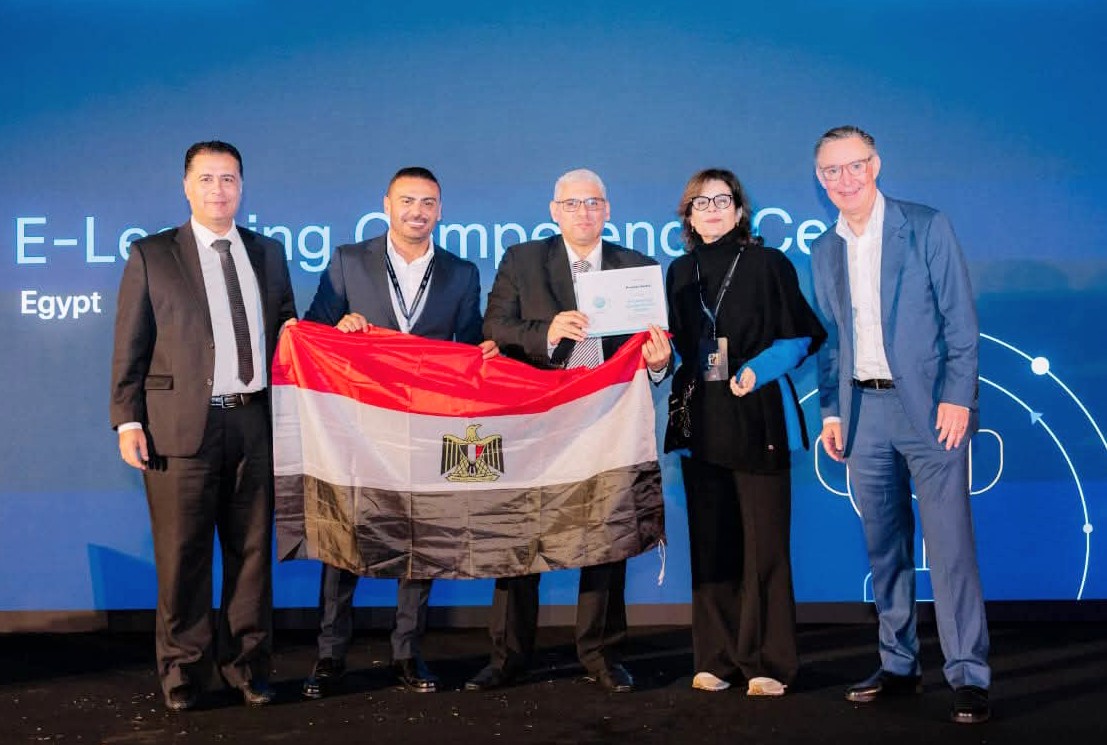 المركز التنافسي للتعلم الإلكتروني يحصد جائزة سيسكو العالمية للتميز