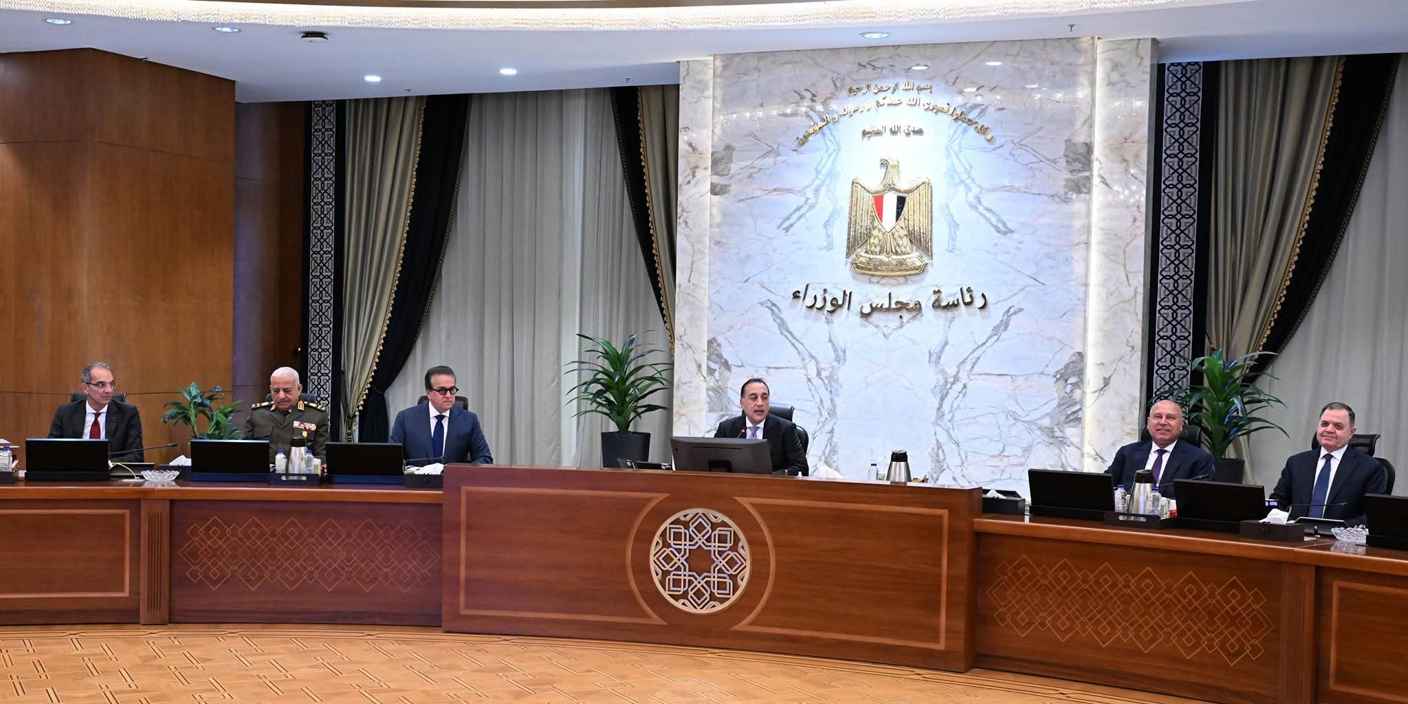 مجلس الوزراء يقر 16 قرارًا لتعزيز الاستثمار والتعليم والبنية التحتية