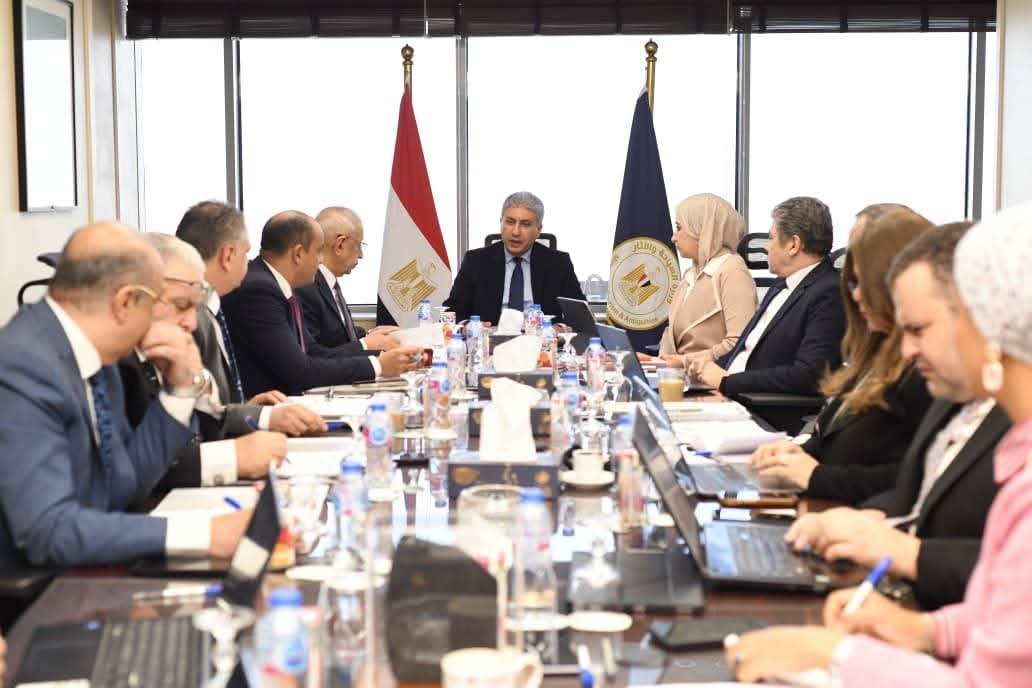 وزير السياحة يقر دعم التدريب وتحديث مؤشرات النشاط السياحي