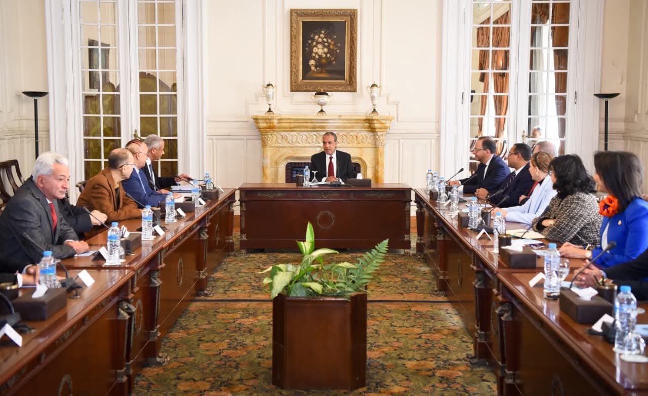 وزير الخارجية يبحث تعزيز دور مصر بآلية مراجعة النظراء