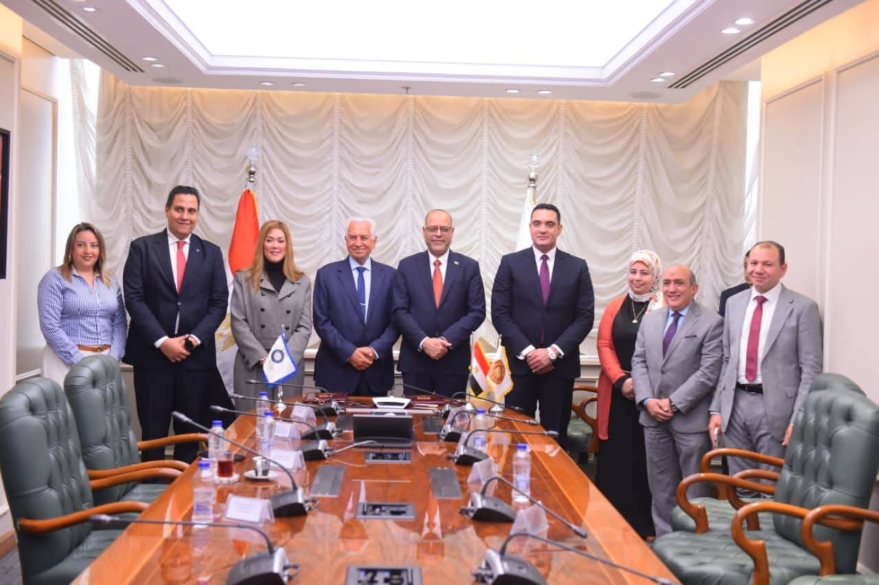 وزارة العمل توقّع بروتوكول مع الأكاديمية العربية لتطوير الكوادر