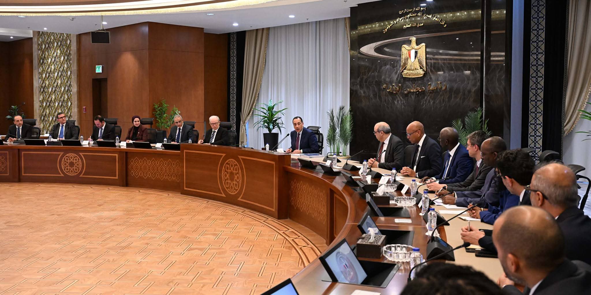 مدبولي يتابع طرح مطار الغردقة لإدارته بالشراكة الدولية