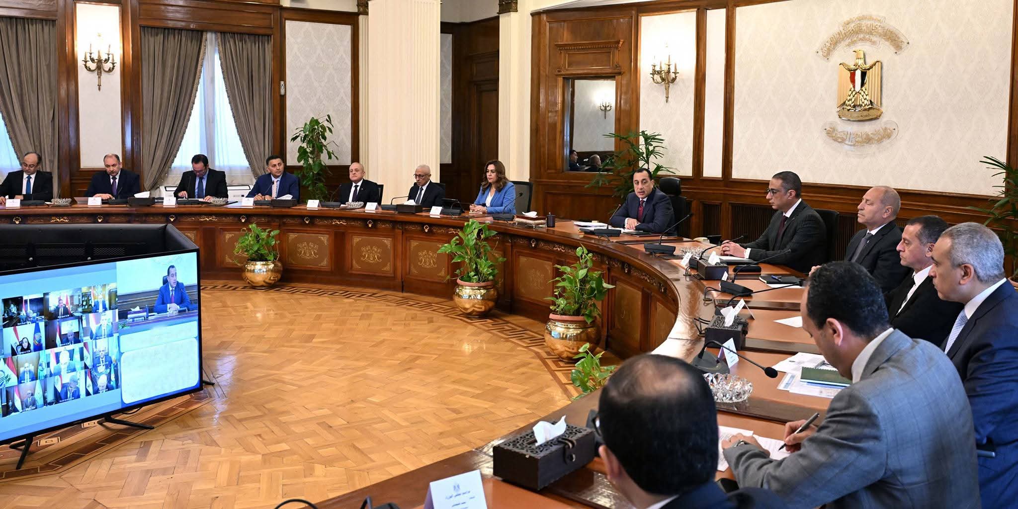 مدبولي للمحافظين: توفير سلع رمضان وتحقيق نتائج ملموسة بكل الملفات