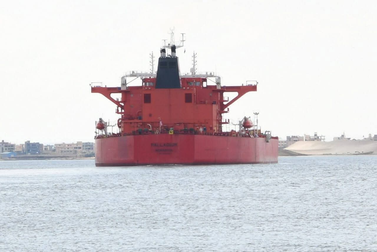 عبور مكثف بقناة السـويس يعزز الثقة في الممر الملاحي العالمي