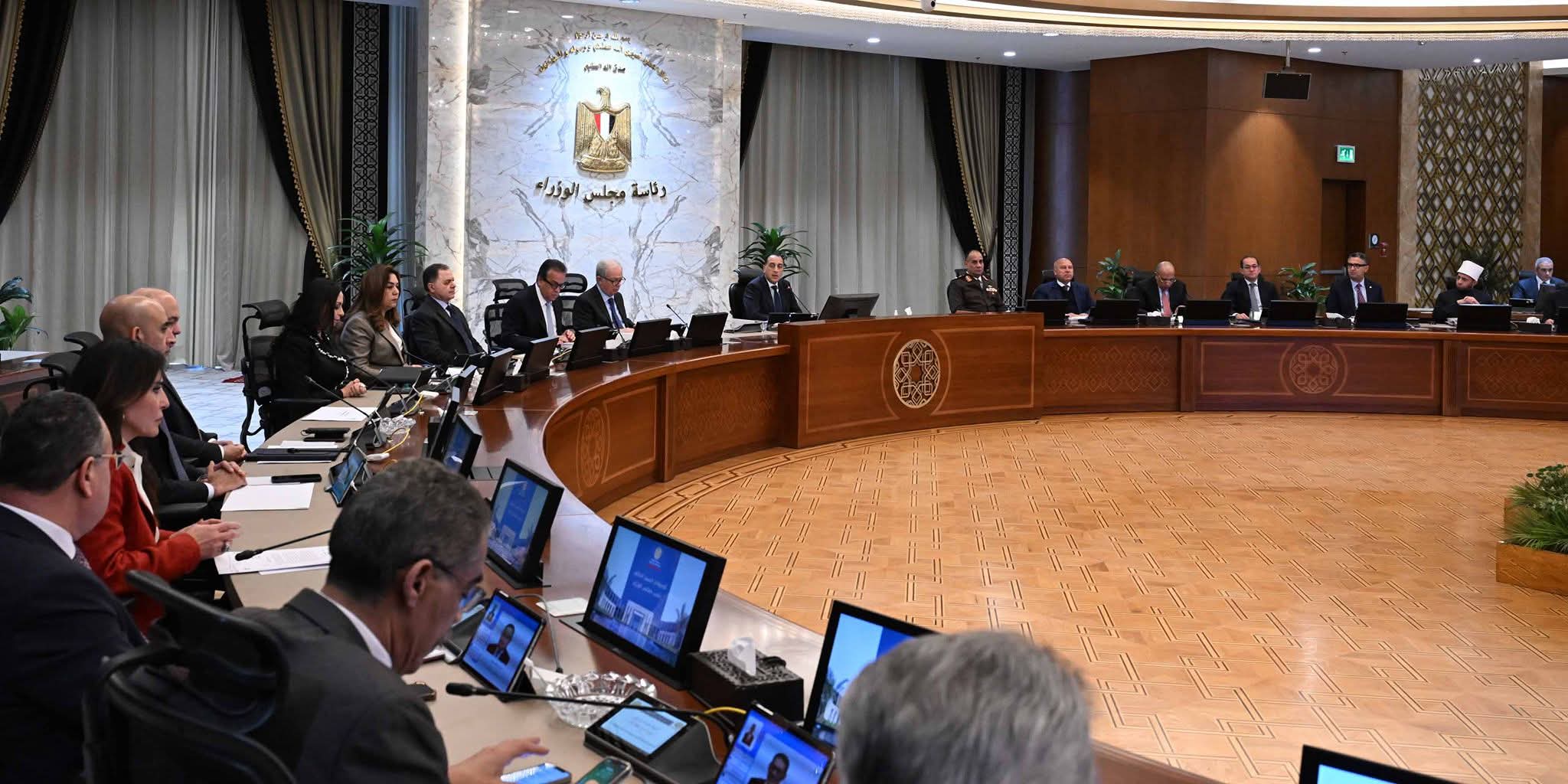 مجلس الوزراء يقر حزمة قرارات اقتصادية وخدمية لتعزيز الاستثمار