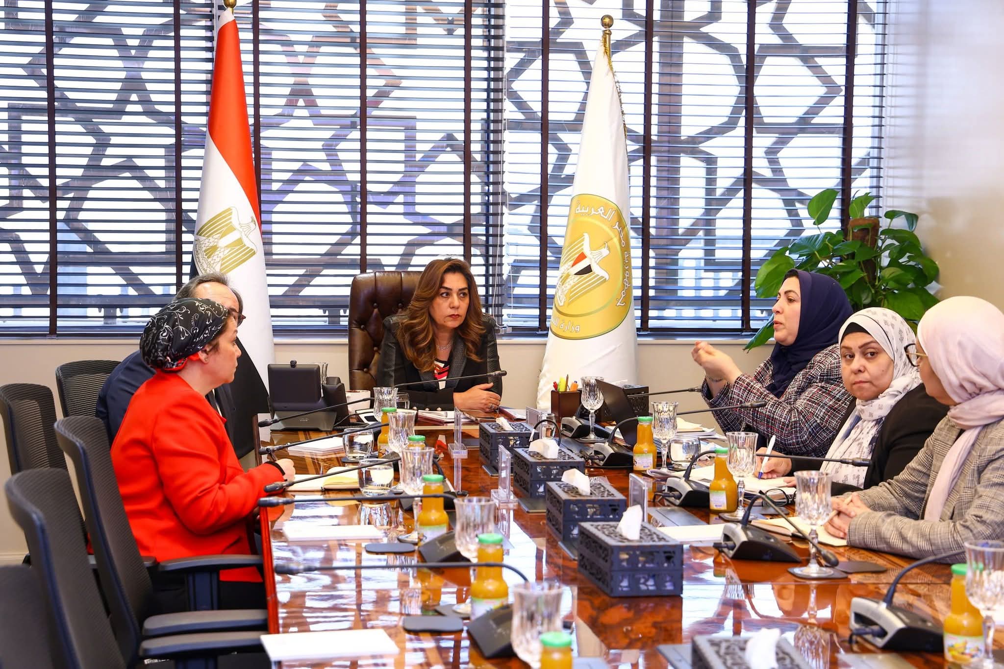 وزيرة البيئة تستعرض خطة تطوير الإدارة المتكاملة للبحيرات المصرية