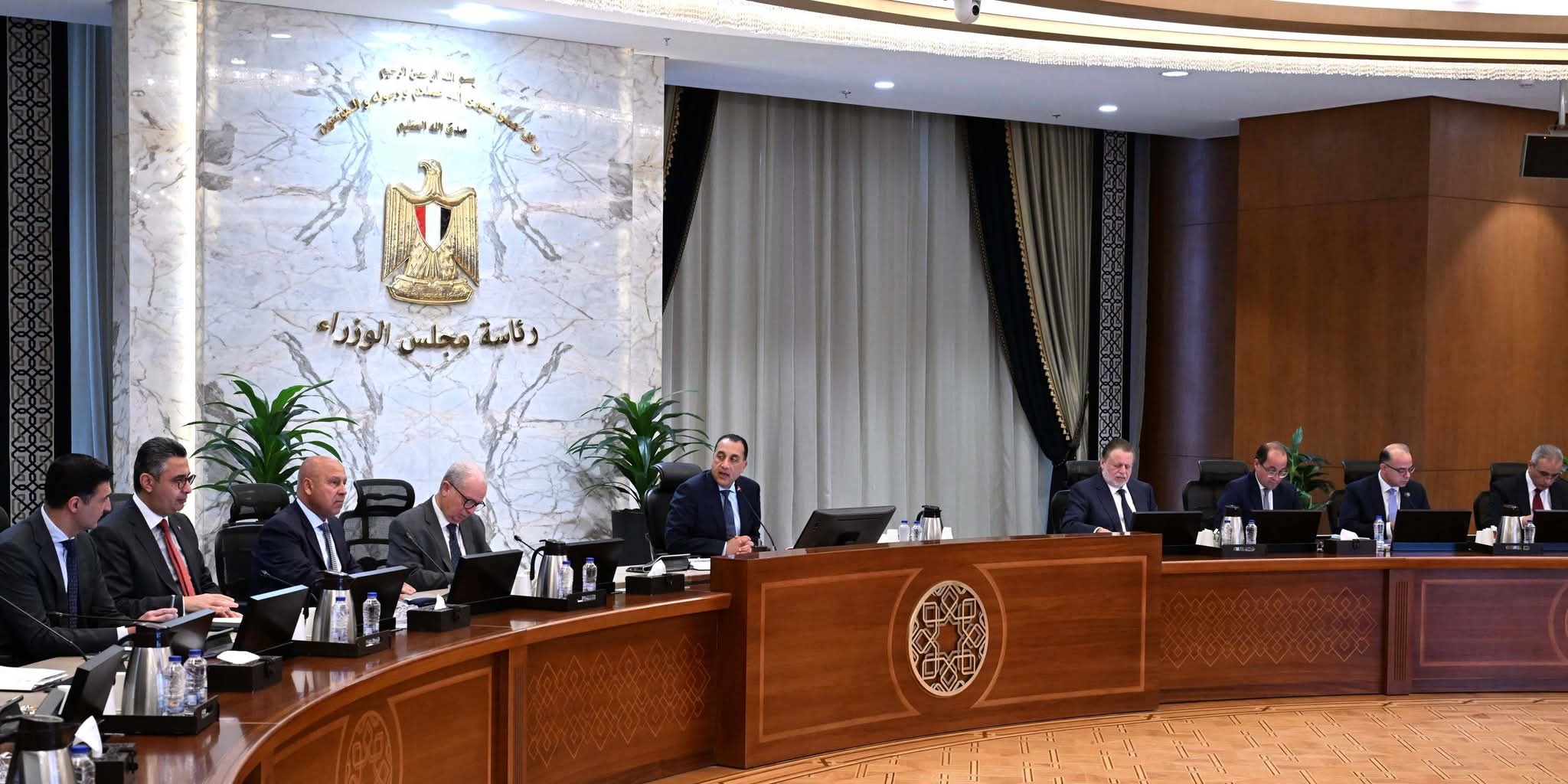 رئيس الوزراء يتابع تداعيات التوترات الإقليمية على الاقتصاد المصري