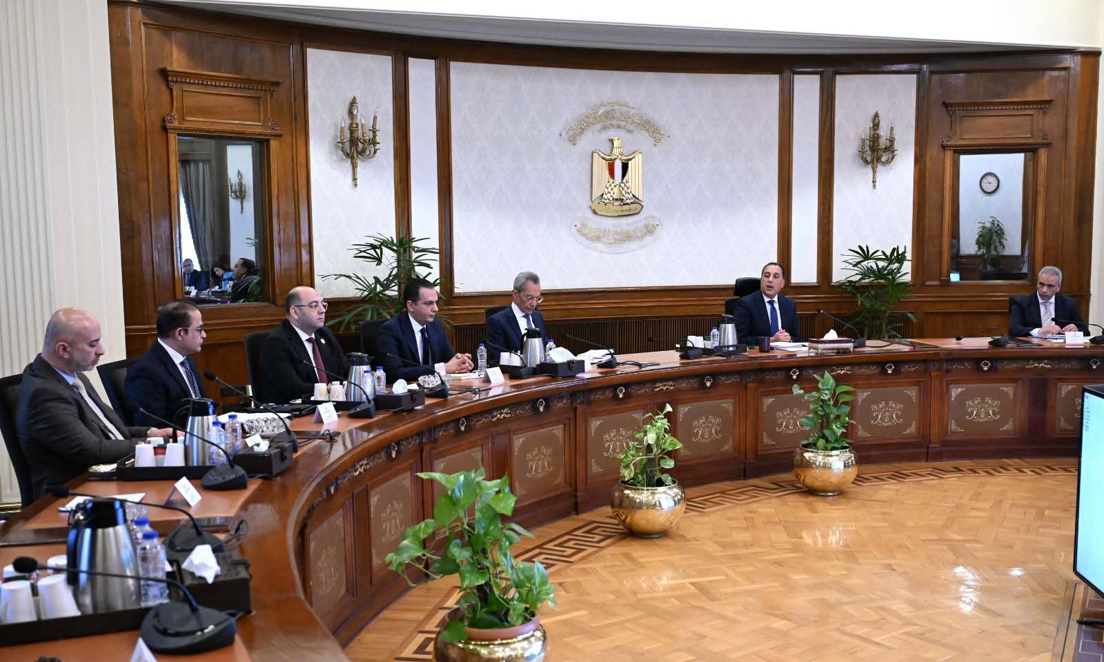 مدبولي يؤكد تعزيز التعاون مع البرلمان، ويستعرض جهود مواجهة الأزمة الاقتصادية