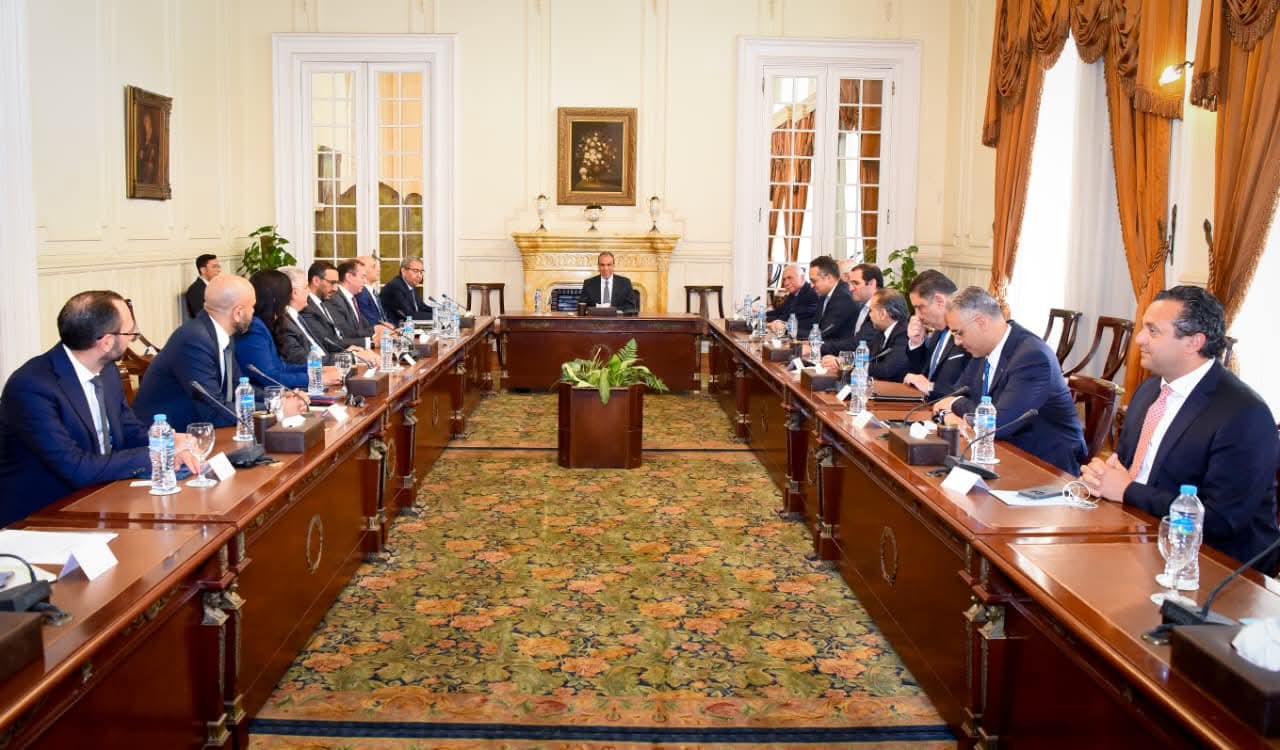 وزير الخارجية يناقش مع غرفة التجارة الأمريكية بالقاهرة تعزيز الشراكة الاقتصادية