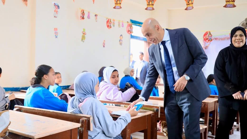 وزير التعليم يتفقد مدارس الشرقية لتعزيز الانضباط وتنمية مهارات الطلاب