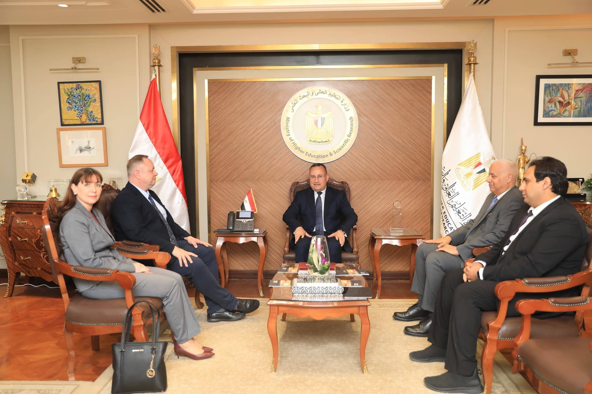 تعزيز الشراكة بين مصر وجامعة إيست لندن لإنشاء فرع جديد