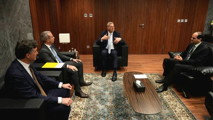 وزير البترول يبحث مع إيني تسريع الإنتاج وتعزيز الاستثمارات