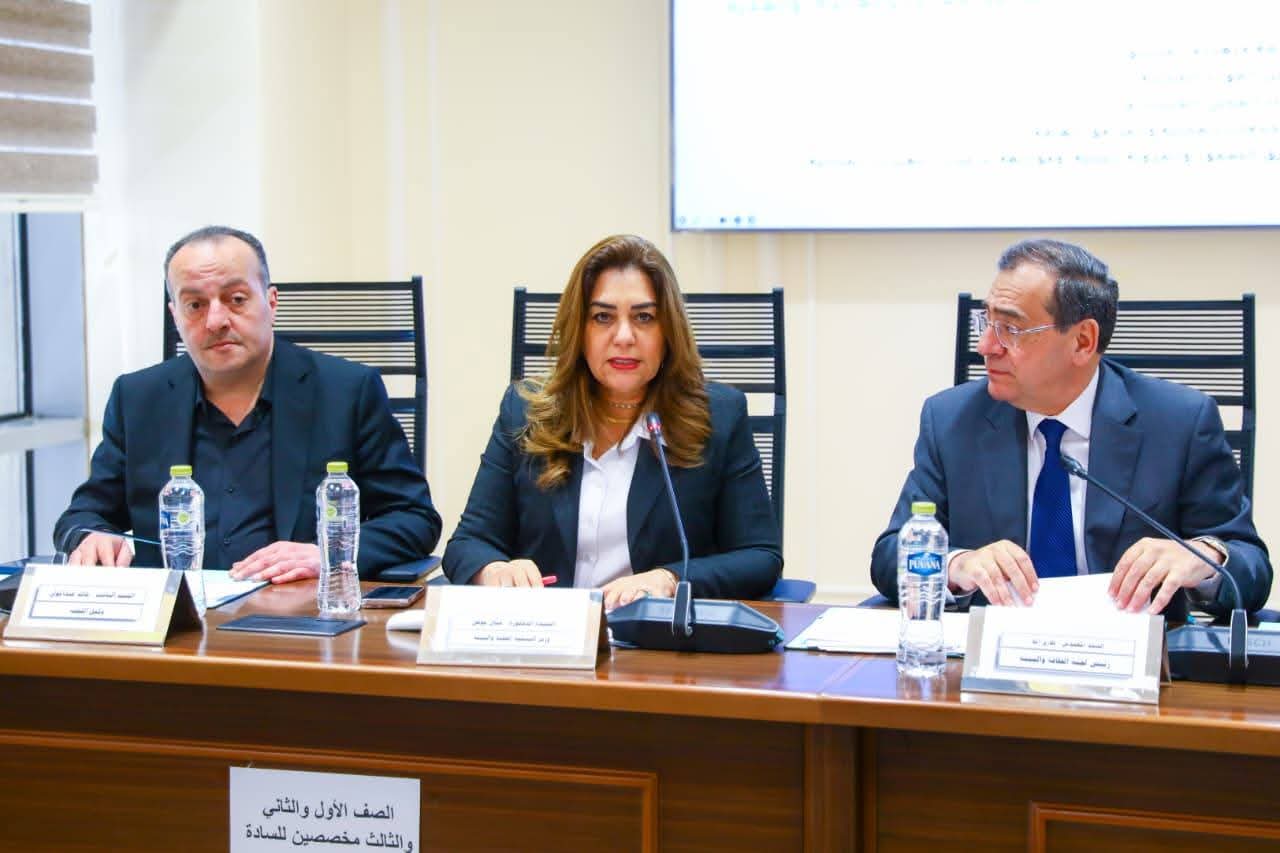 منال عوض تعرض استراتيجية البيئة والتنمية المحلية أمام البرلمان