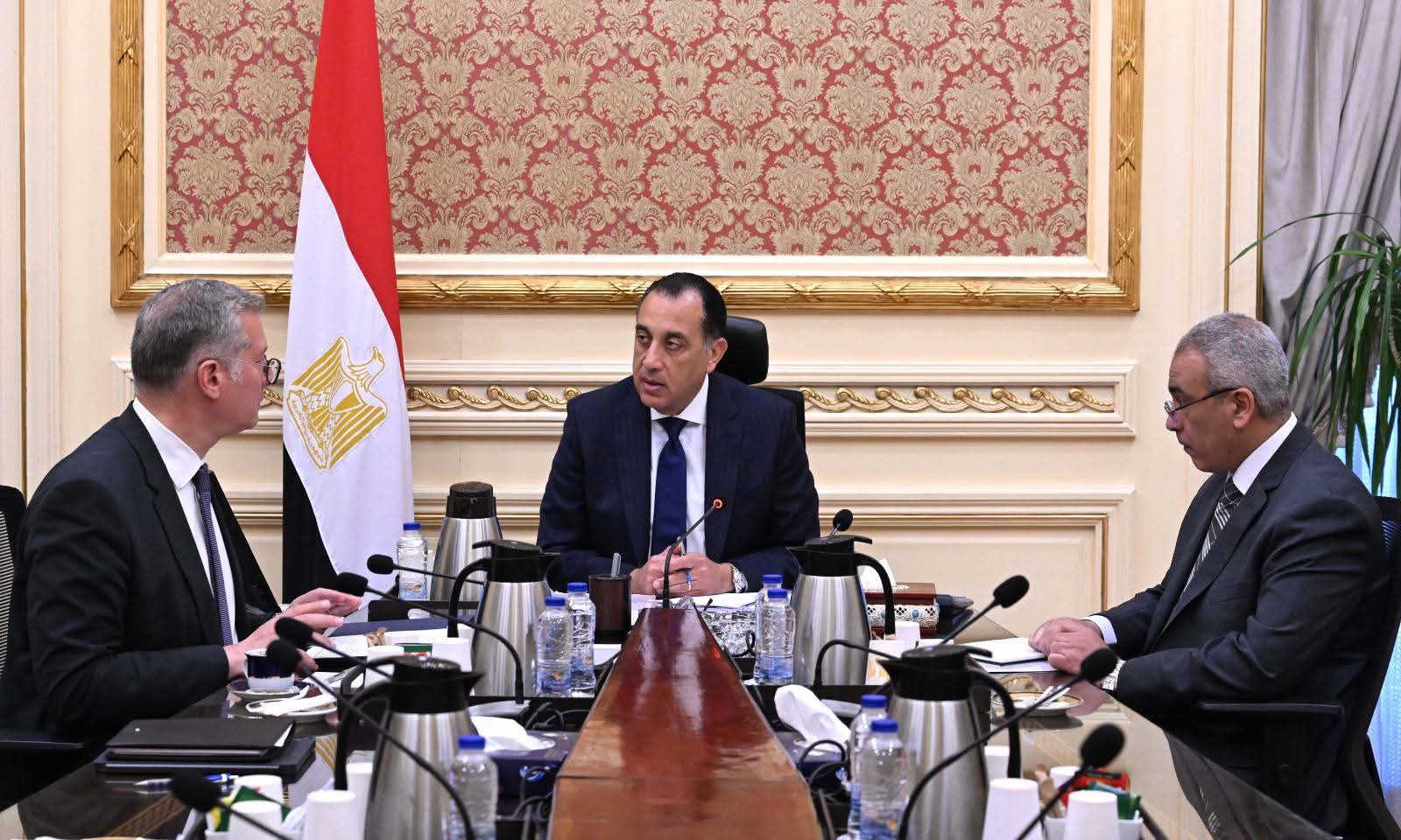 رئيس الوزراء يتابع خطط تأمين الغاز والكهرباء قبل ذروة الصيف