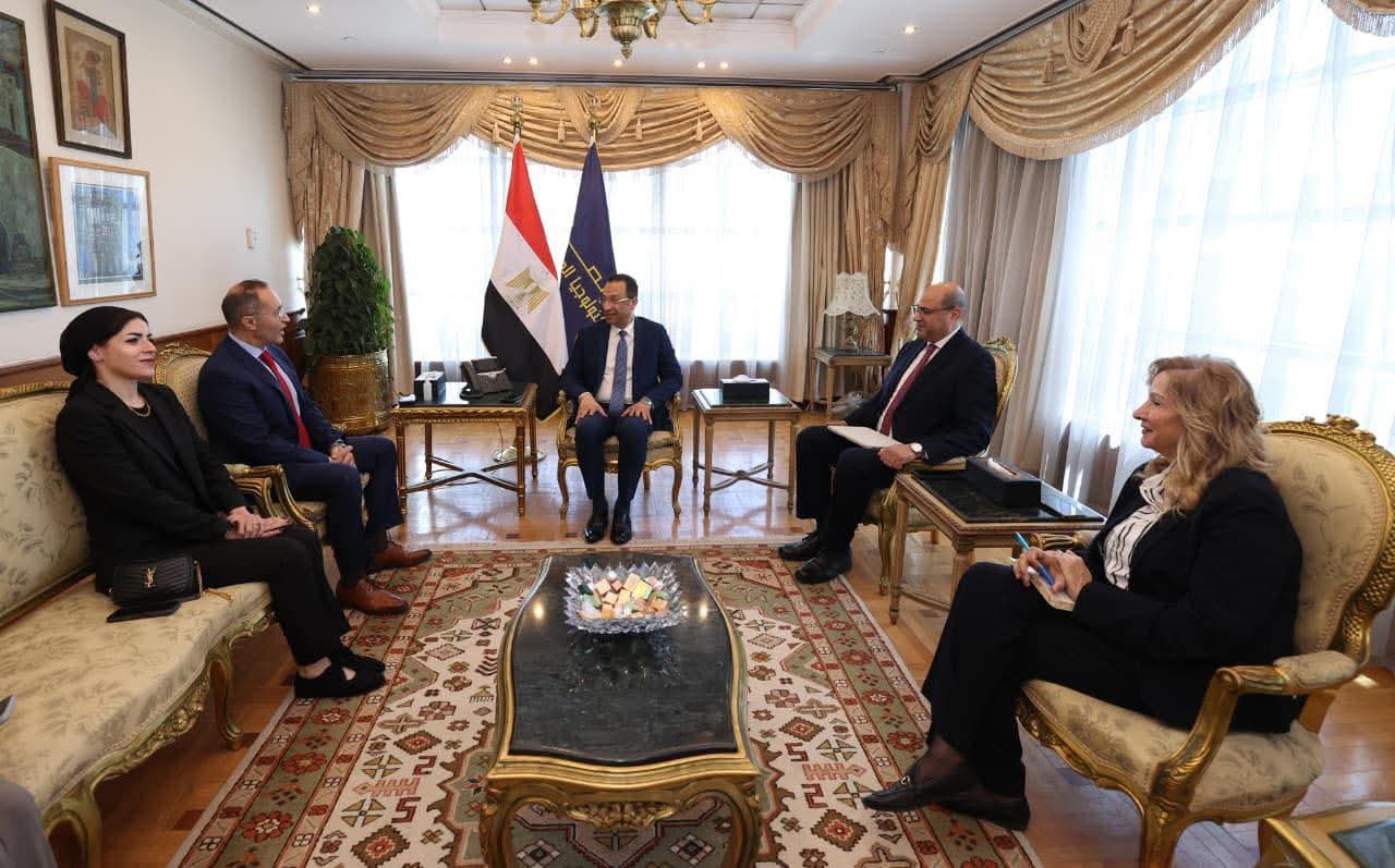 هندي يبحث تعزيز الشراكة مع إنتل في تطوير الأمن السيبراني والابتكار الرقمي