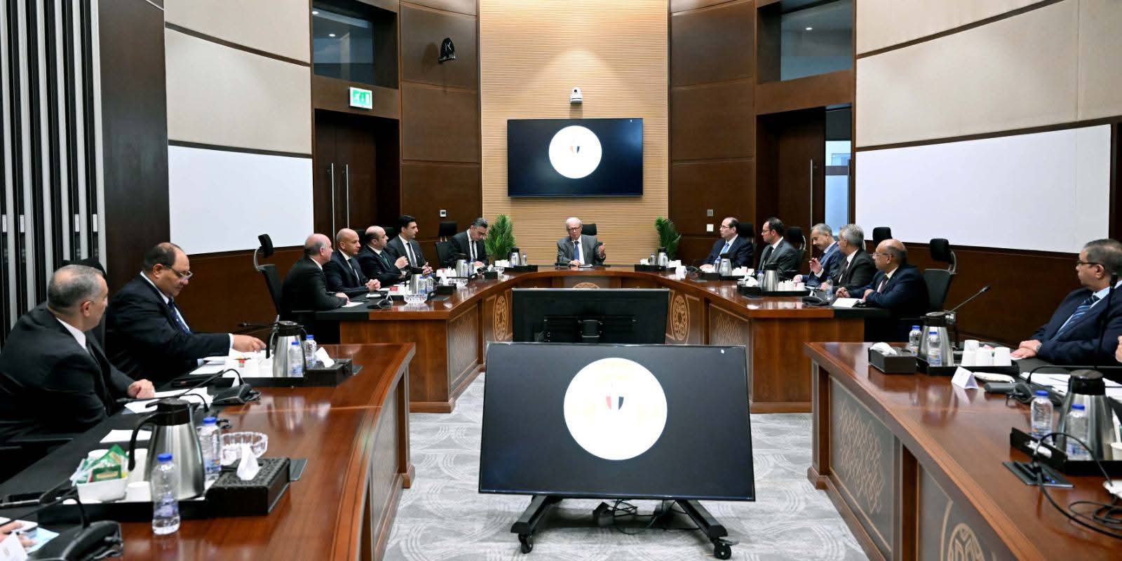 الحكومة تتابع تأمين السلع واستقرار الأسواق وسط تحديات عالمية