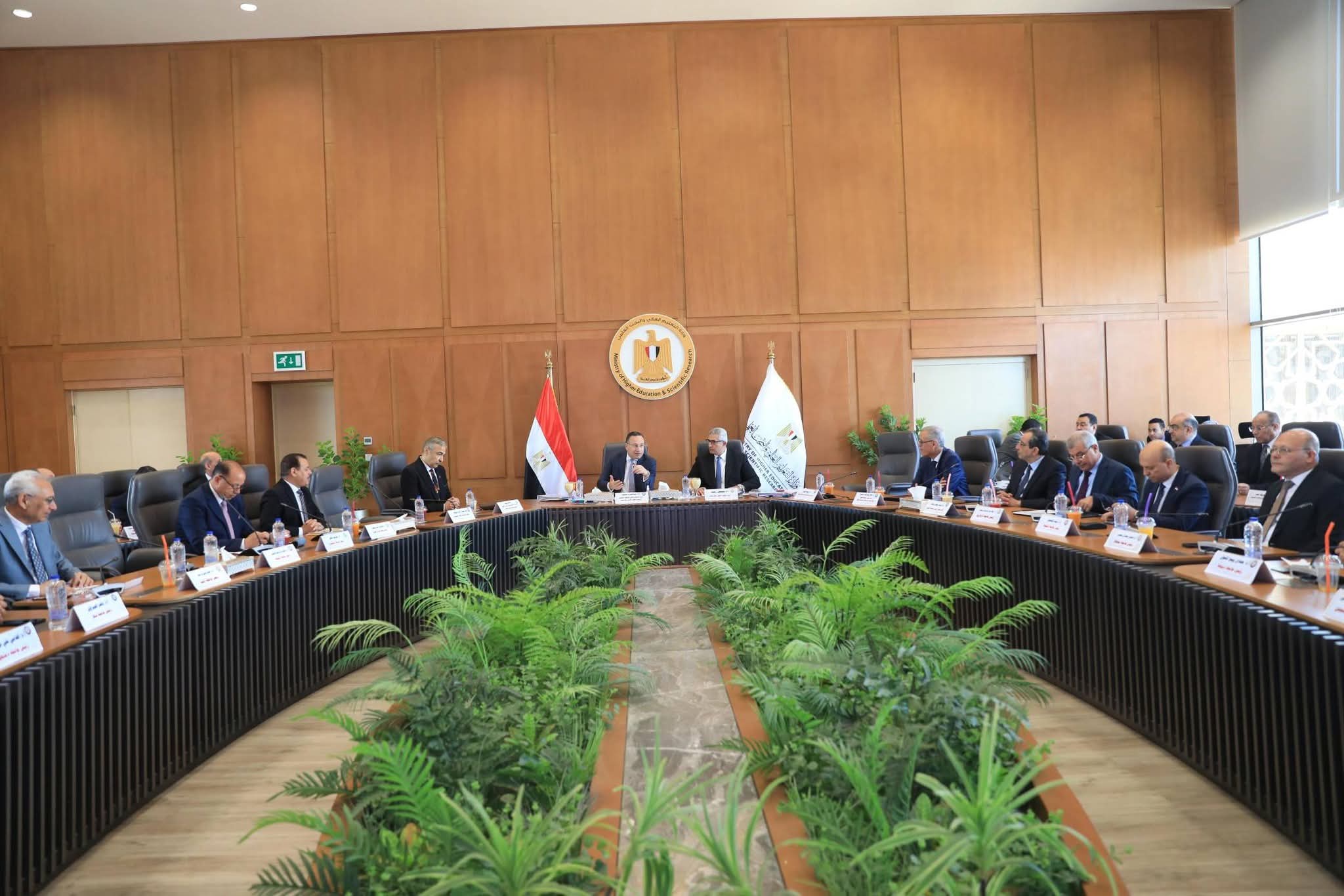 الأعلى للجامعات يصدر قرارات لتطوير المنظومة ودعم الابتكار والشراكات الدولية