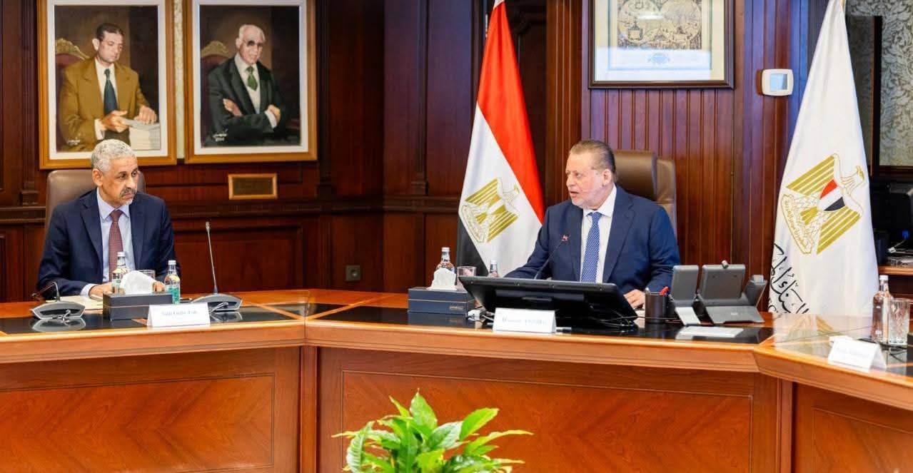 البنك المركزي يبحث توسيع تمويل المشروعات مع بنك التنمية الإفريقي