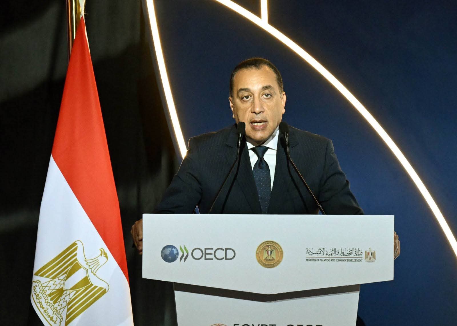 مدبولي يؤكد تعزيز بيئة الأعمال وجذب الاستثمار الأجنبي والمحلي