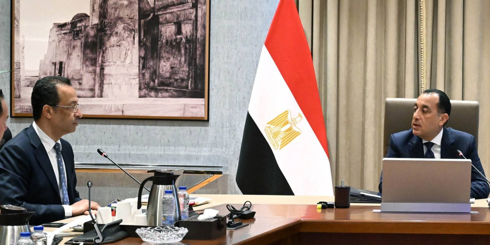 الحكومة تُسرّع تنفيذ مبادرة «الرواد الرقميون» لتأهيل الشباب عبر شراكات دولية