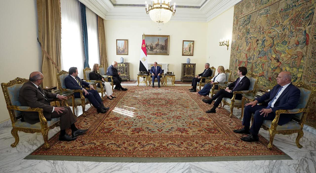 الرئيس السيسي يبحث جذب المزيد من الاستثمارات الأجنبية إلى قطاع السياحة