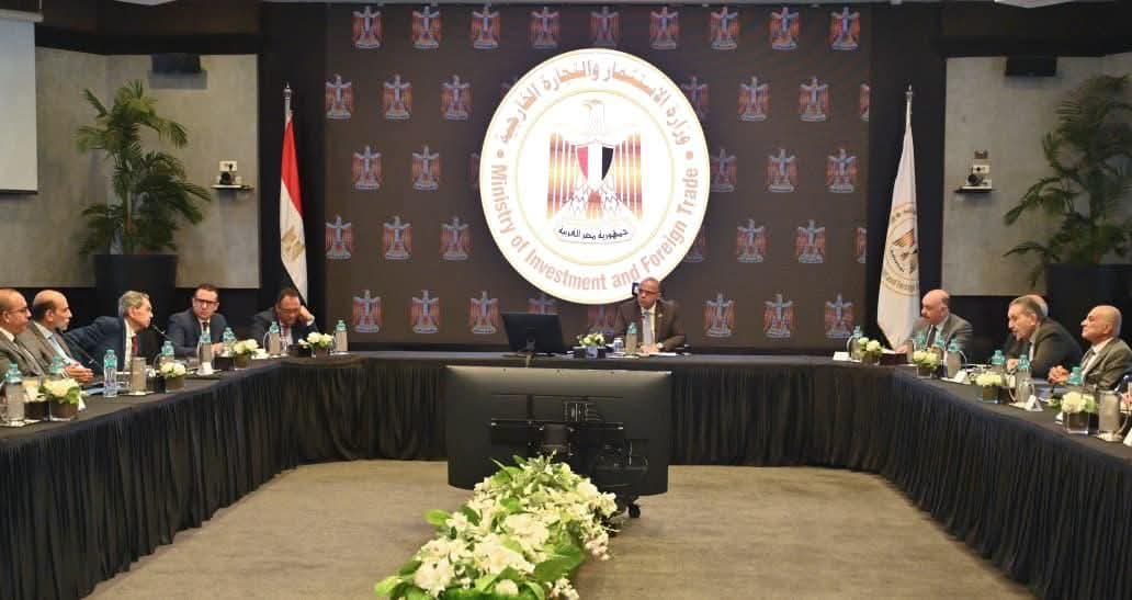 وزير الاستثمار يبحث مع الغرف التجارية تعزيز الصادرات المصرية عالميًا