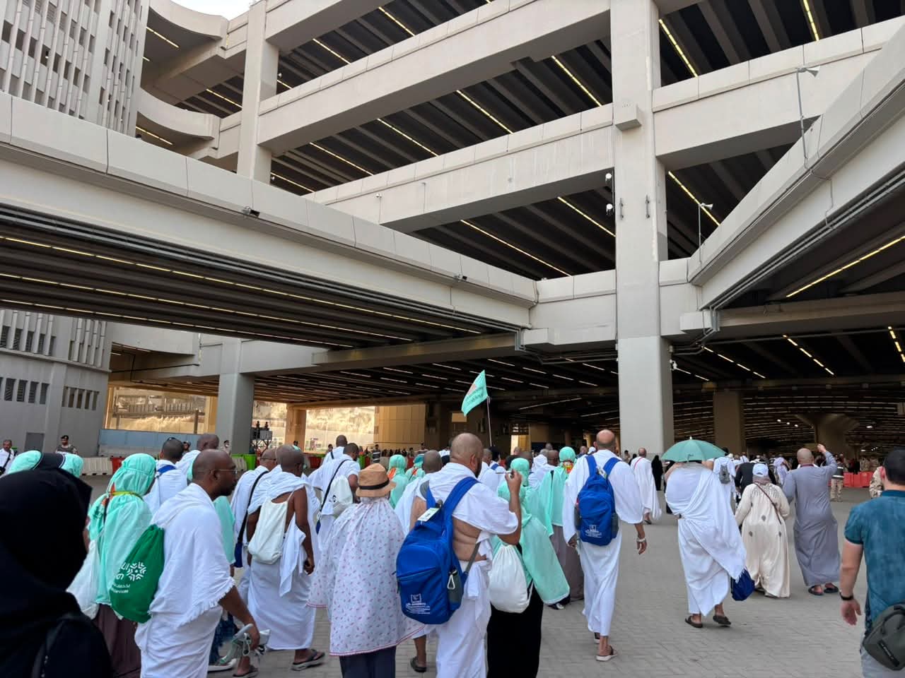 البعثة الرسمية للحج: الحجاج المصريون يواصلون أداء الشعائر بسهولة ويسر