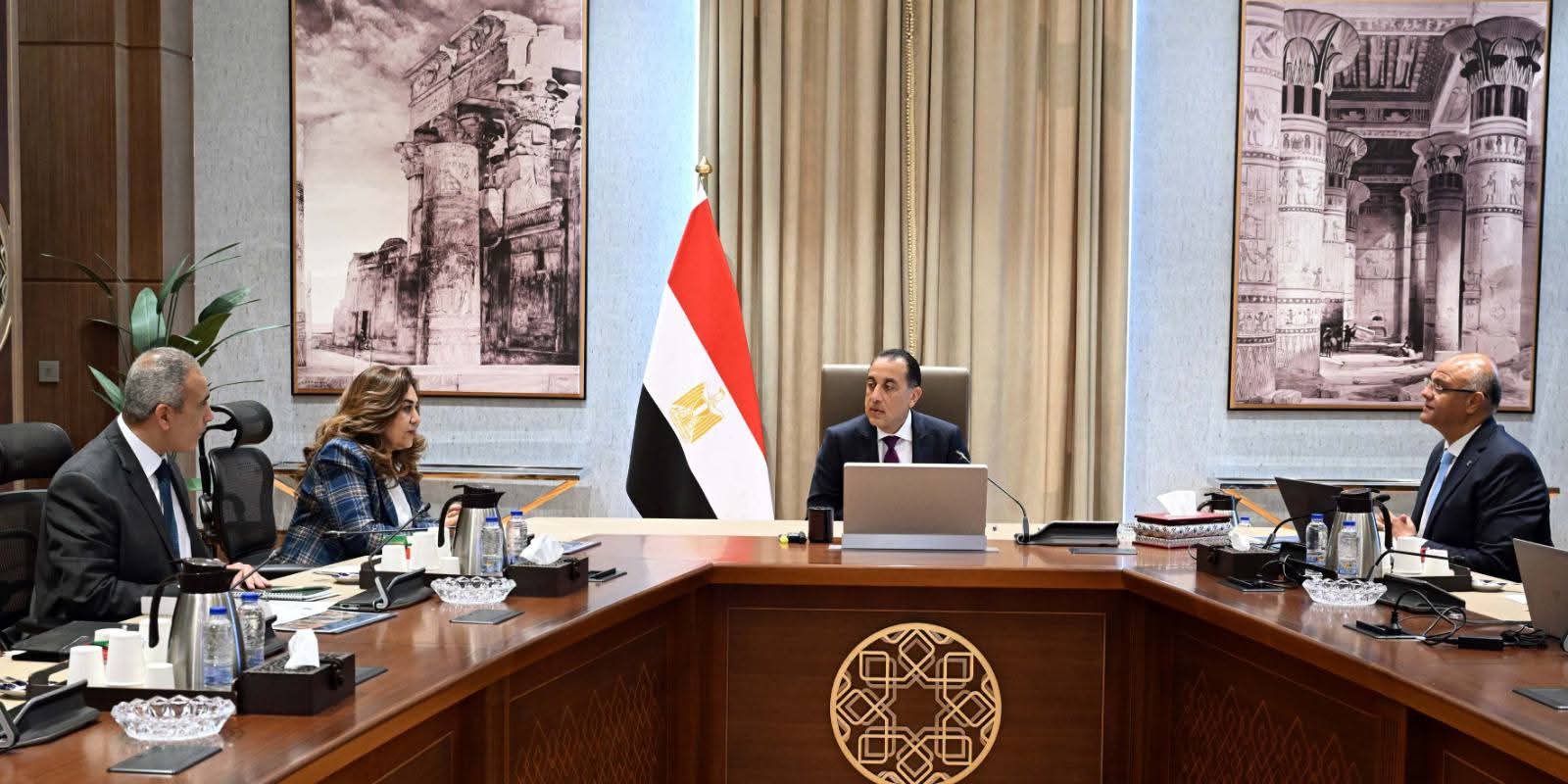 رئيس الوزراء يستعرض خطط التنمية والخدمات وفرص الاستثمار بالإسكندرية