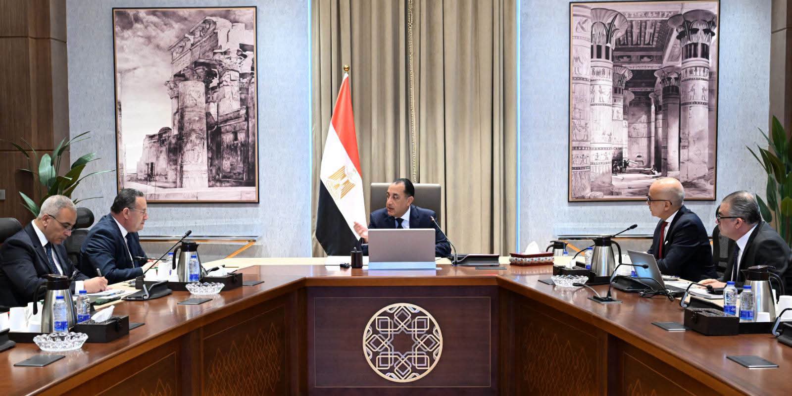 رئيس الوزراء يتابع المدينة الطبية لعين شمس والتكليفات الرئاسية