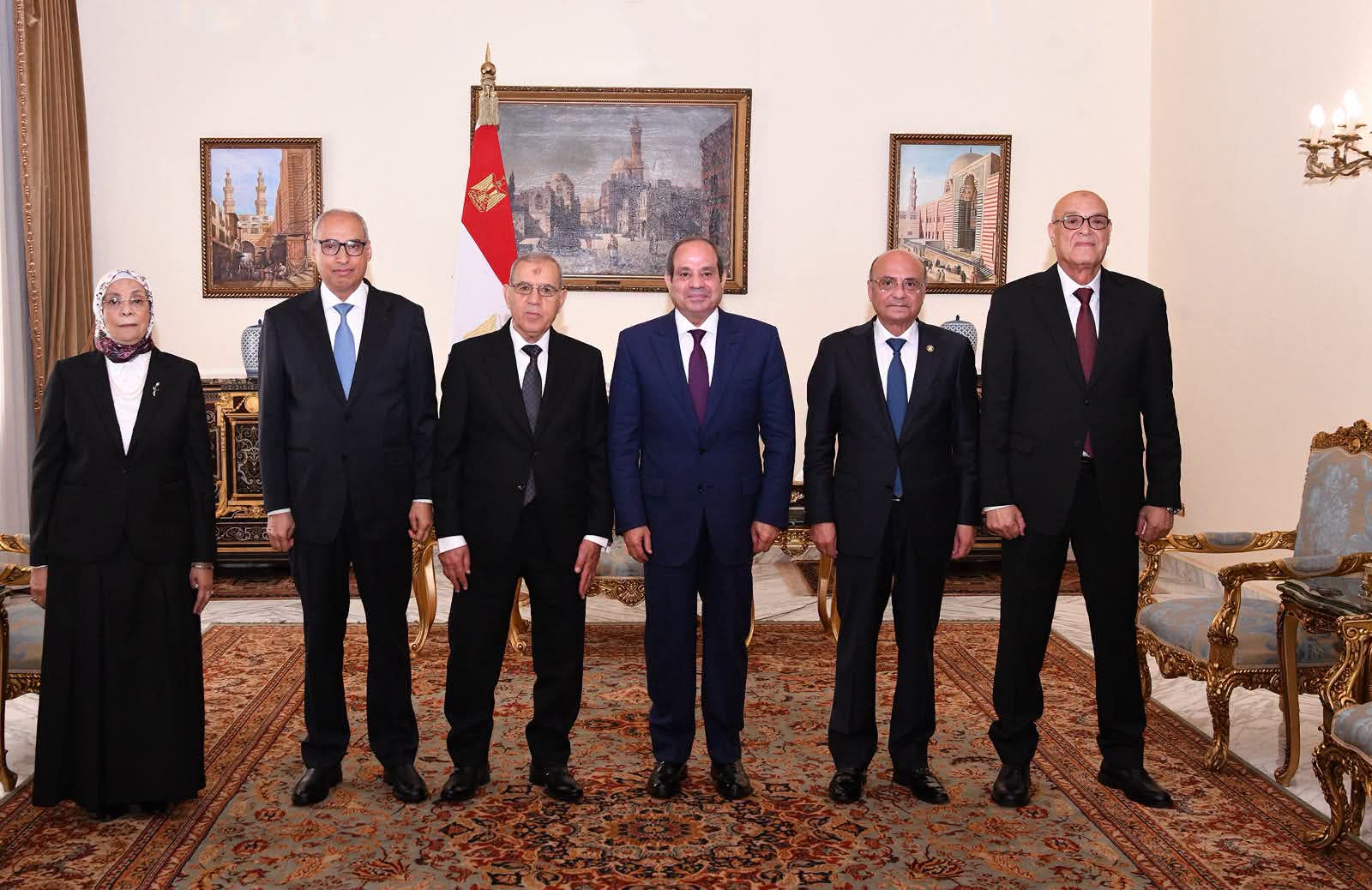 الرئيس السيسي يستقبل رؤساء الهيئات القضائية الجدد ويكرم السابقين