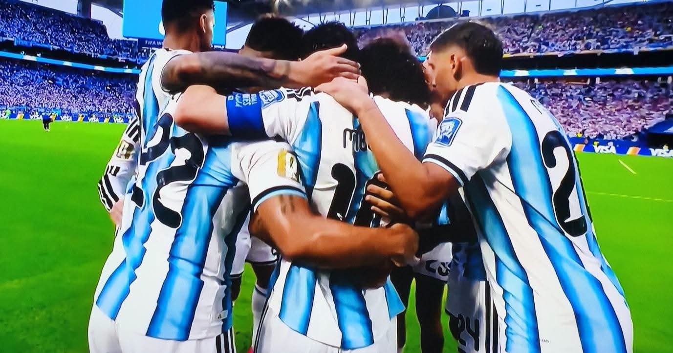 الأرجنتين تهزم الرأس الأخضر 3-2 وتواجه مصر بثمن النهائي