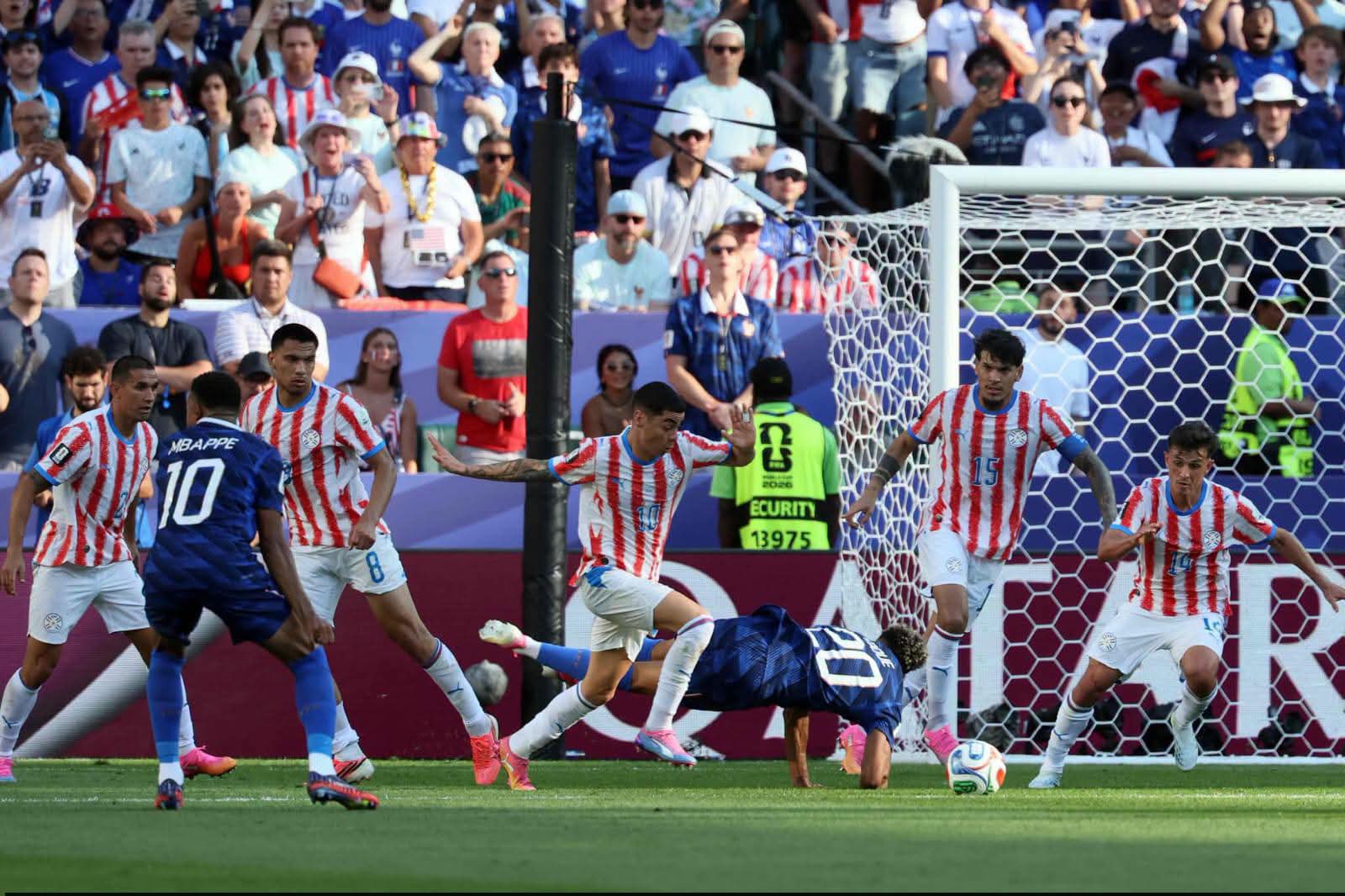 فرنسا تفوز على باراجواي وتصطدم بالمغرب في دور الثمانية المرتقب