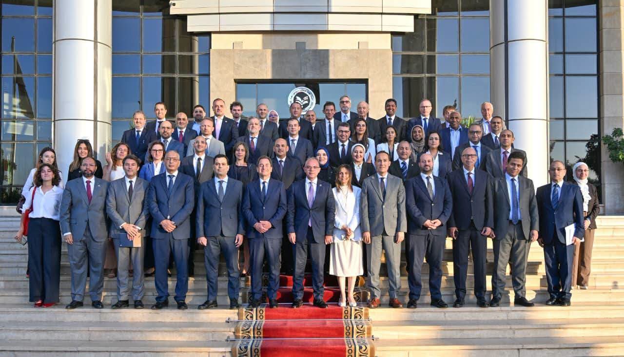 وزير الاستثمار يبحث مع 22 شركة فرنسية خطط التوسع بمصر