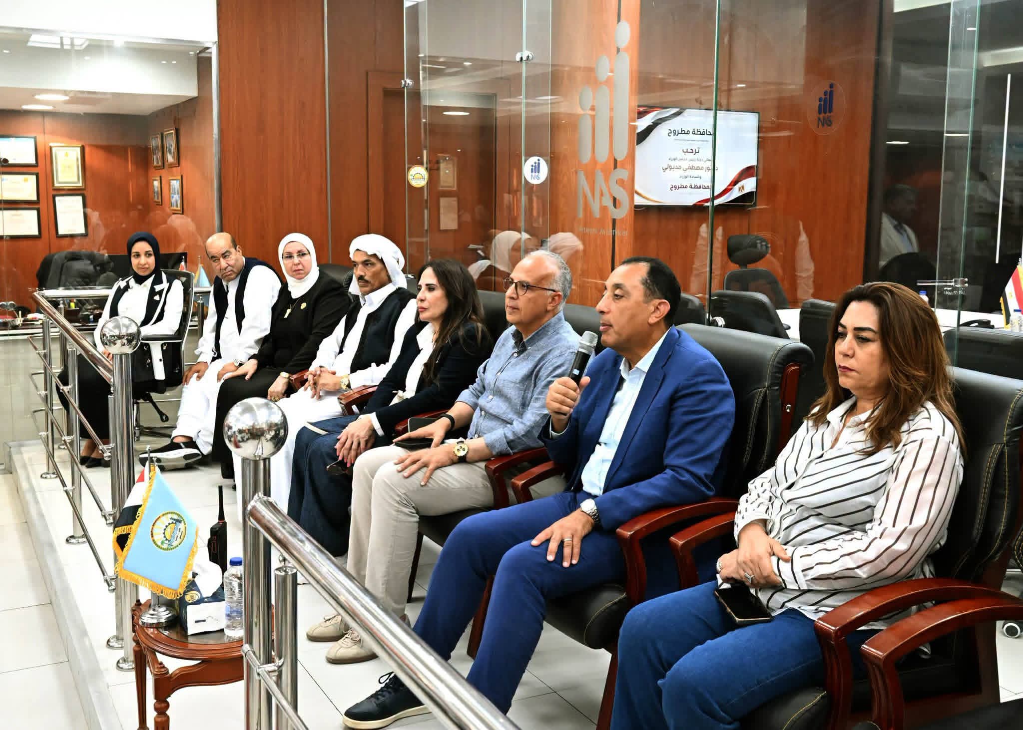 مدبولي يستعرض خطط تطوير الخدمات الصحية والتعليمية بمطروح