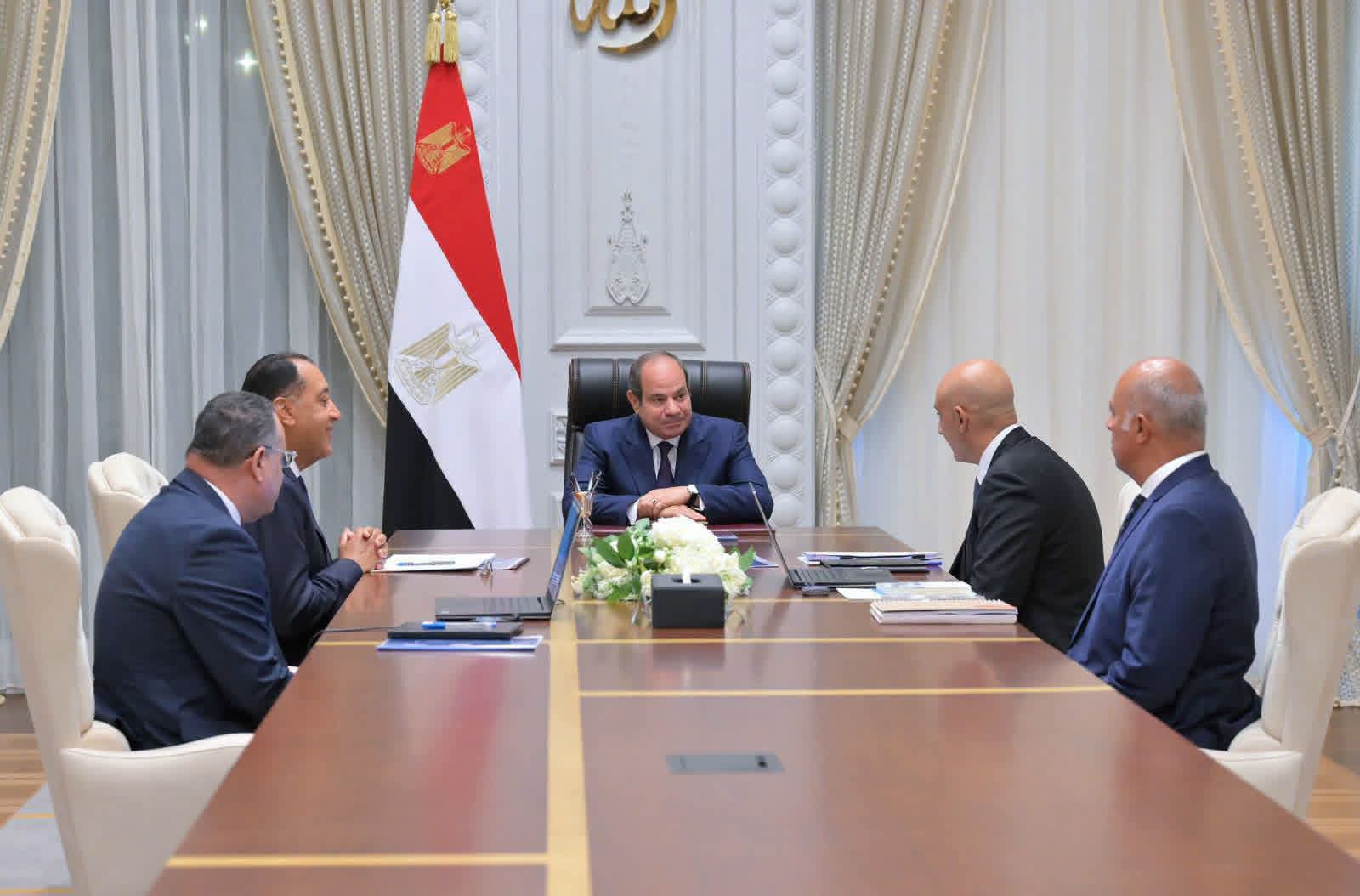 الرئيس السيسي يوجه بتحديث المناهج وربط التعليم باحتياجات سوق العمل