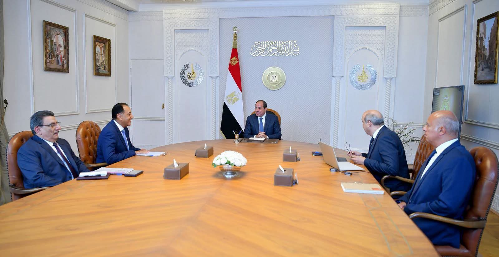 الرئيس السيسي يوجه بتطوير الطيران المدني ورفع تنافسية المطارات المصرية