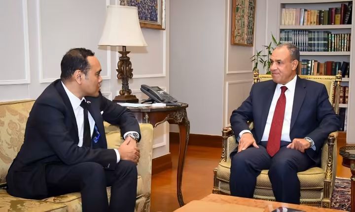 وزير الخارجية يبحث تطوير العلاقات المصرية السنغافورية وآفاق التعاون