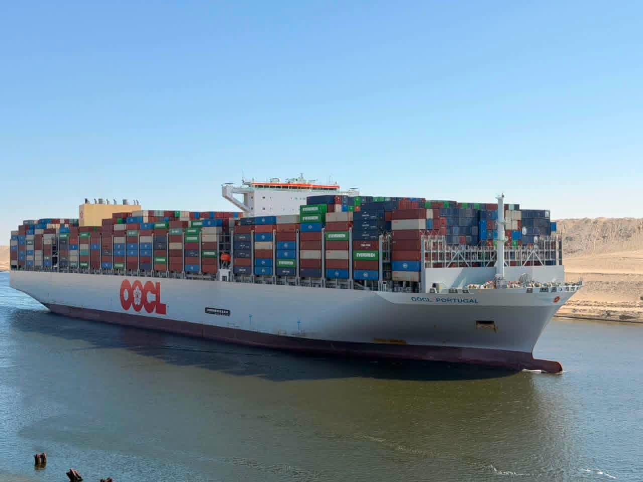قناة السويس تسجل أول عبور لسفينة OOCL PORTUGAL العملاقة