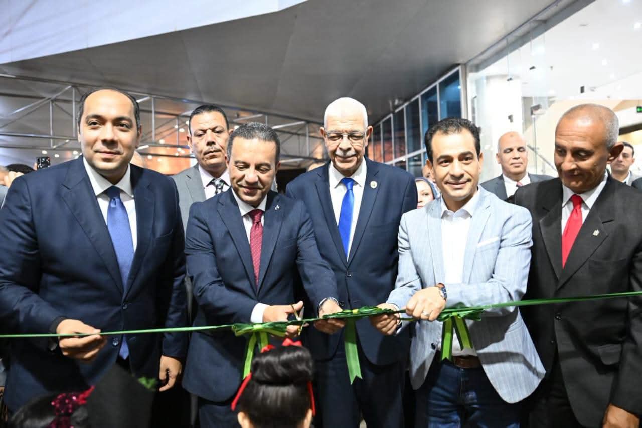 محافظ المنوفية ورئيس قصور الثقافة يشهدان احتفالية انتصارات أكتوبر