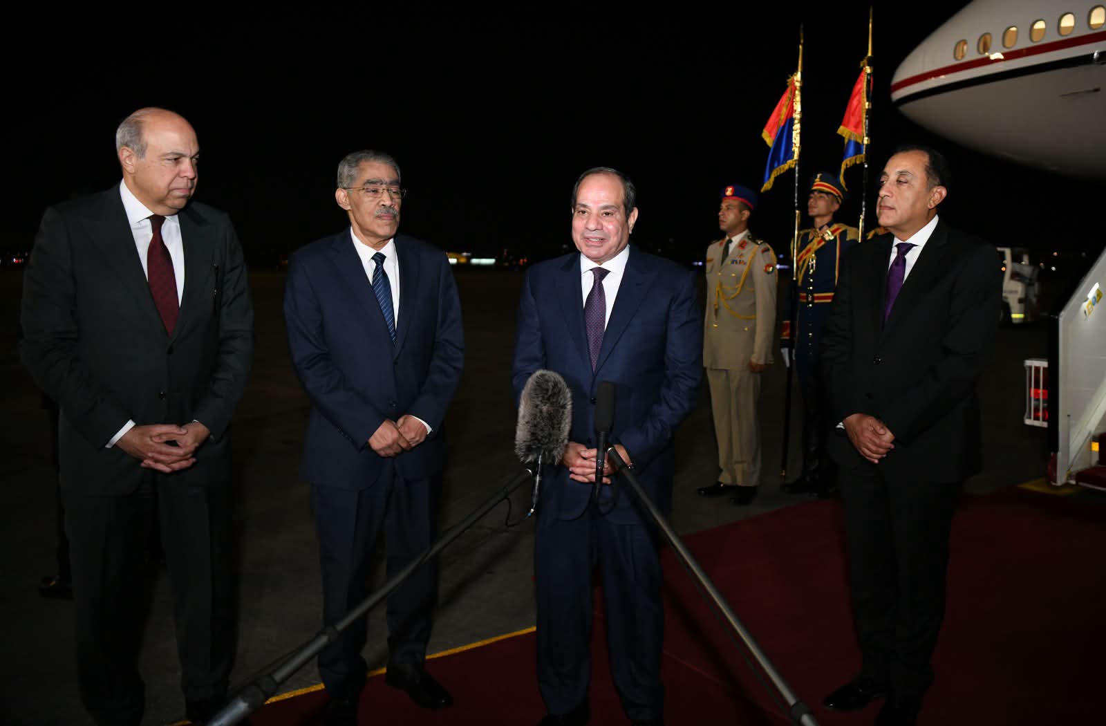 الرئيس السيسي يعود إلى أرض الوطن بعد ختام جولته الآسيوية