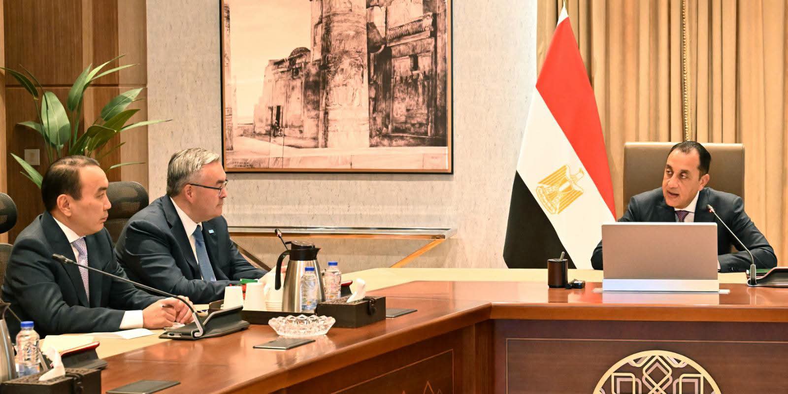 مدبولي ووزير خارجية كازاخستان يبحثان تعزيز التعاون التجاري والاستثماري