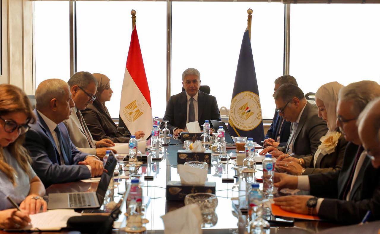 وزير السياحة يترأس اجتماع صندوق دعم السياحة والآثار بالعاصمة الجديدة