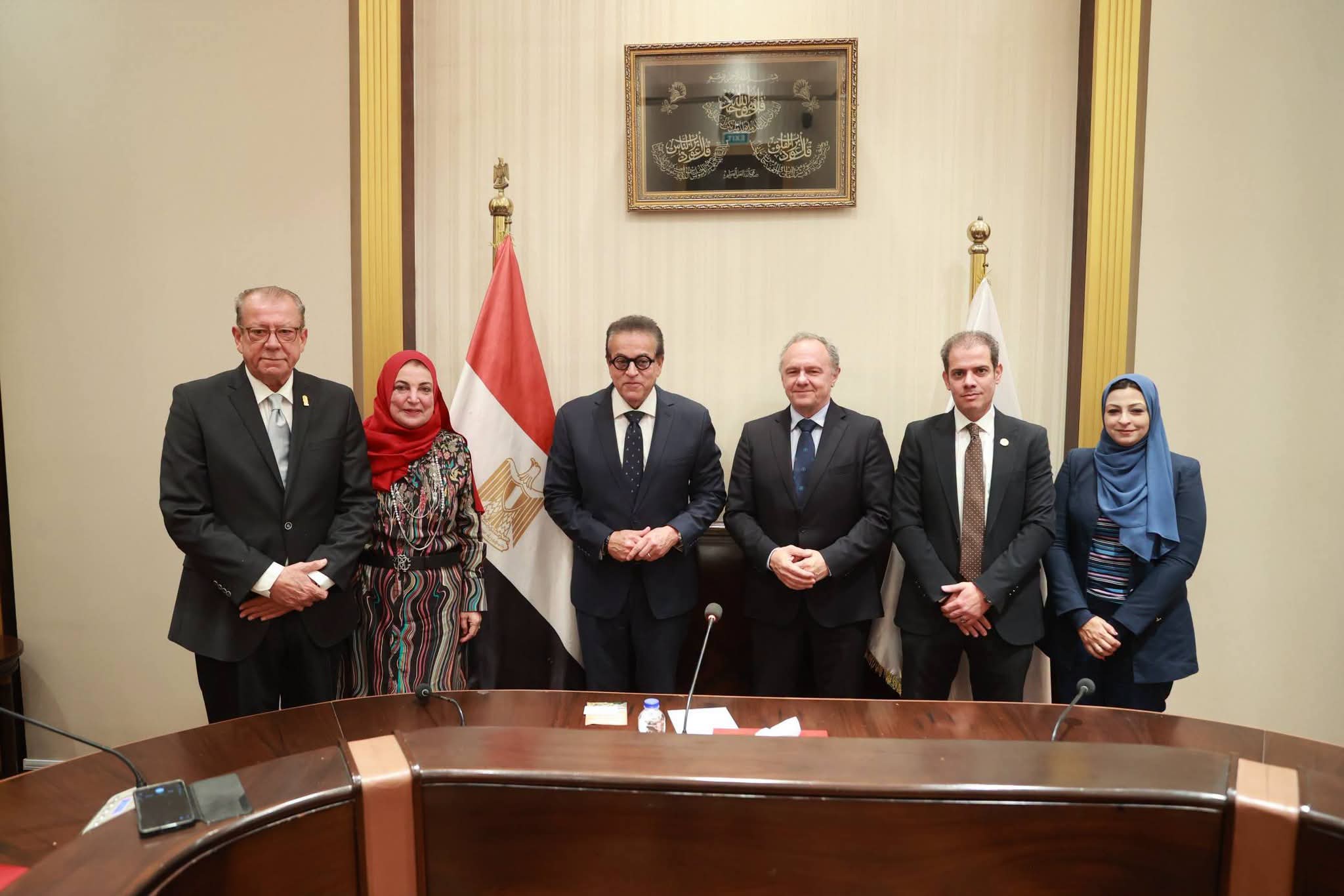 مصر.. الصحة تتعاون مع الاتحاد الدولي لتطوير طب النساء والتوليد