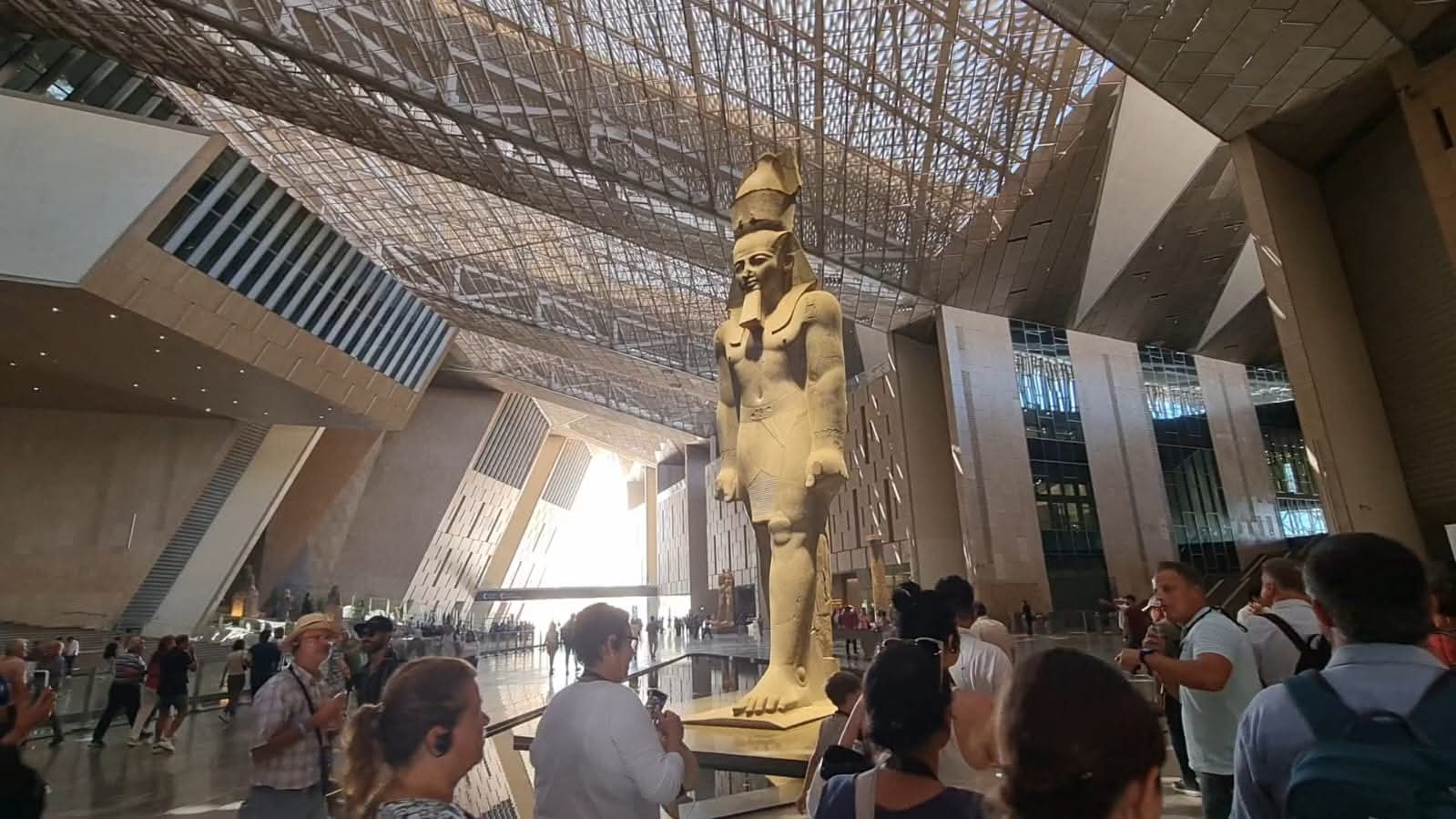 الحكومة تعلن إجازة رسمية بمناسبة افتتاح المتحف الكبير