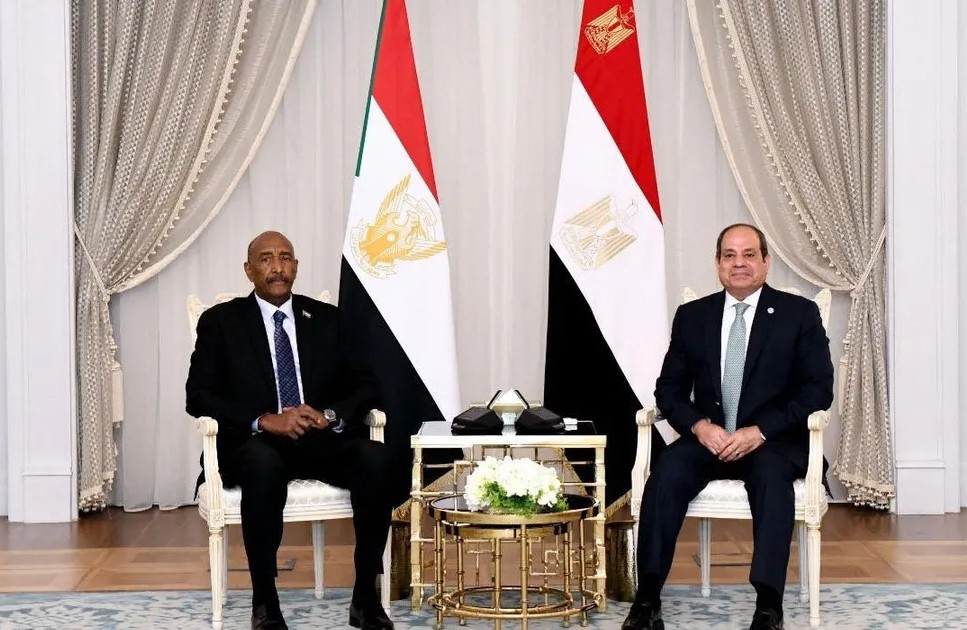 السيسي والبرهان يبحثان تطورات السودان ودعم الحل السياسي وإنهاء الحرب