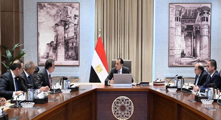 رئيس الوزراء يتابع استعدادات جلسة صحة المواطن بمنتدى مصر 2026