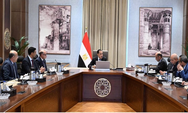 مدبولي يتابع ملف الصناعة والاستثمارات استعدادًا لمنتدى مصر 2026