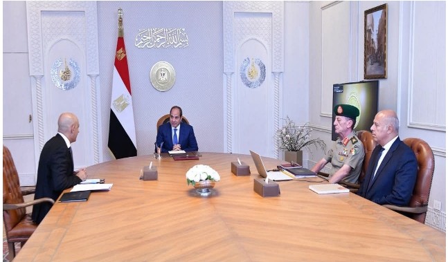 الرئيس السيسي يوجه بالاستثمار في المعلمين وتطوير القيادات والمنظومة التعليمية