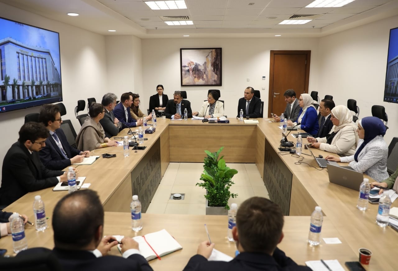 الصحة تبحث تعزيز الشراكة الصحية بين القاهرة وباريس